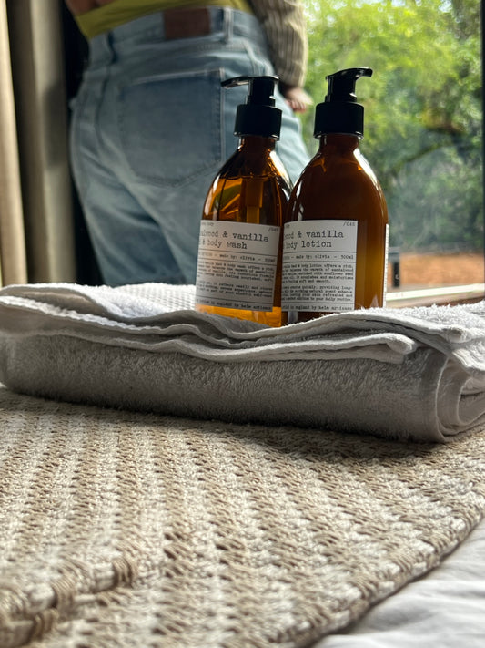 Sandalwood & Vanilla Hand & Body Wash - 300ml